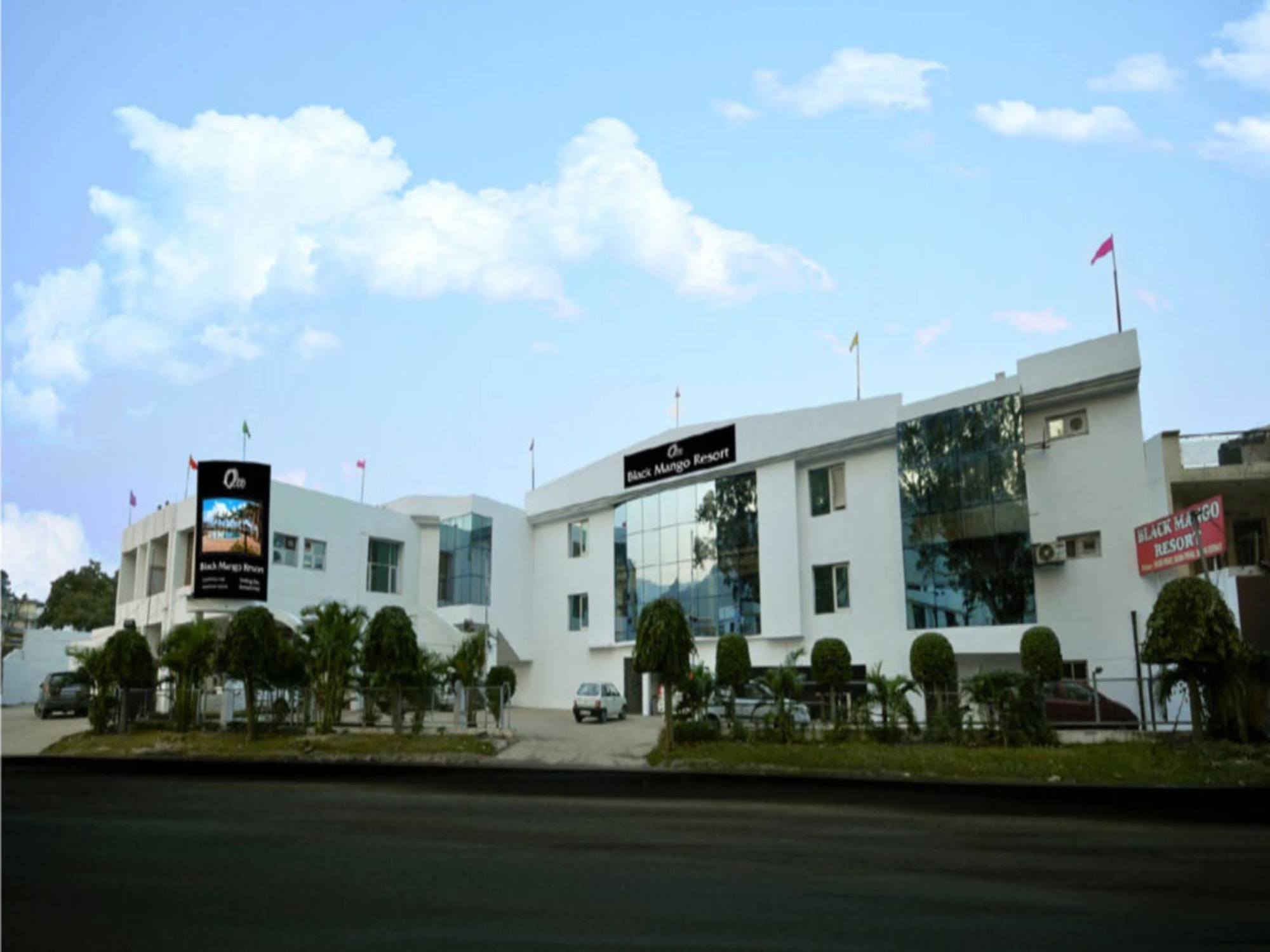 Black Mango Resort Kala Amb Exterior photo